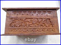 Rare Vintage Carved Wooden Cigarette Box / Case, Antique cigarette dispenser 70s