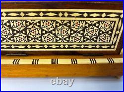 Vintage Egyptian Inlaid Wood & Mother of Pearl Cigarette/Music Box