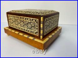 Vintage Egyptian Inlaid Wood & Mother of Pearl Cigarette/Music Box