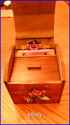 Vtg Hand-Painted Pirate Wood Treasure Chest Mechanical Cigarette Dispenser Works